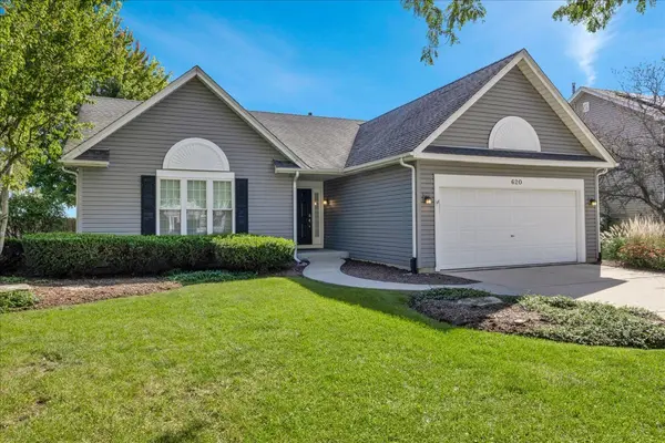 620 Briarwood LN, Oswego, IL 60543