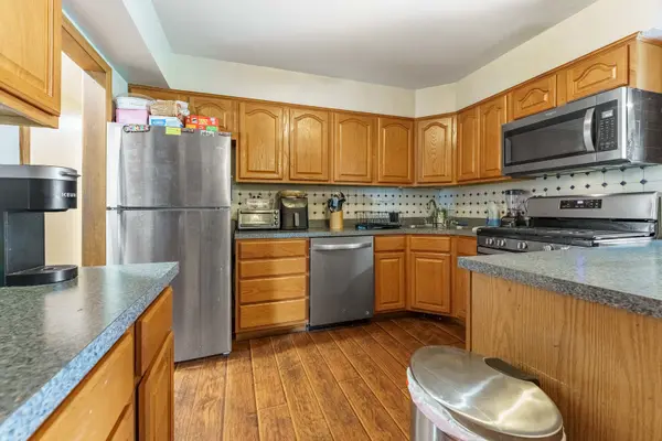 7870 Asbury CIR, Hanover Park, IL 60133