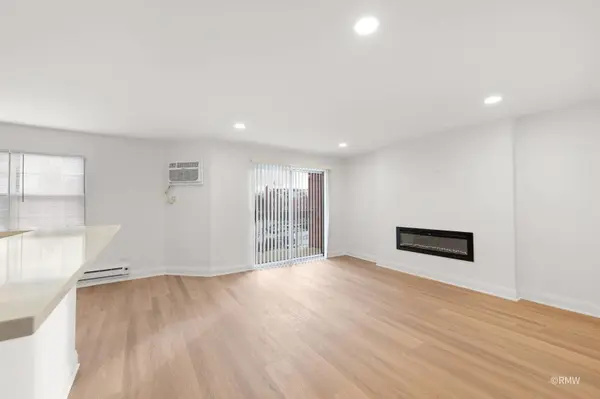 226 S Rush ST #2B, Itasca, IL 60143