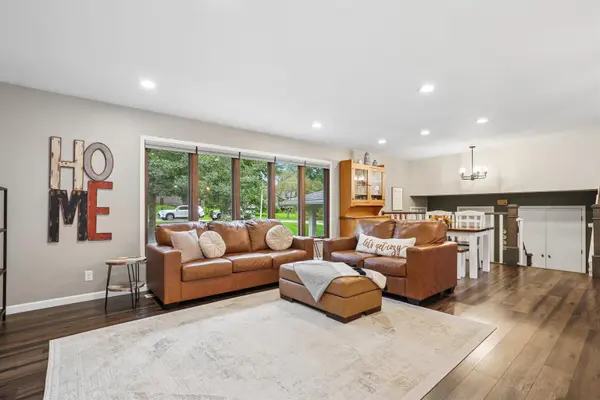 811 Oak Park BLVD, Cedar Falls, IA 50613
