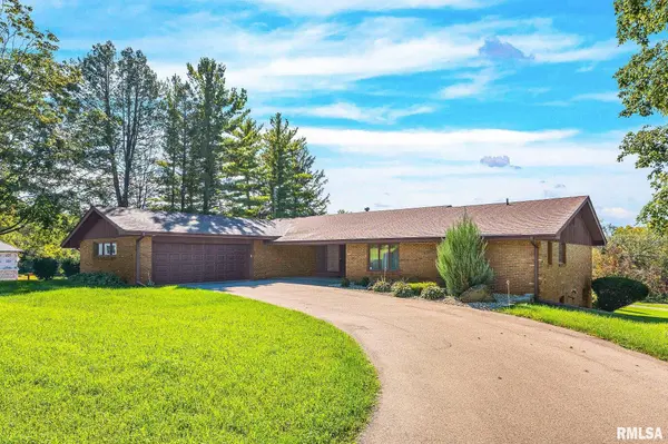 1381 OAK DR, Lacon, IL 61540