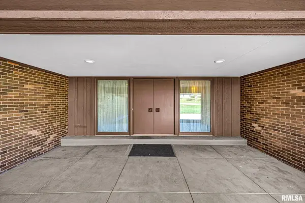 1381 OAK DR, Lacon, IL 61540