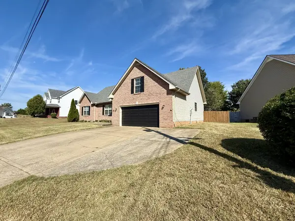 594 Mountain View Dr, Clarksville, TN 37043