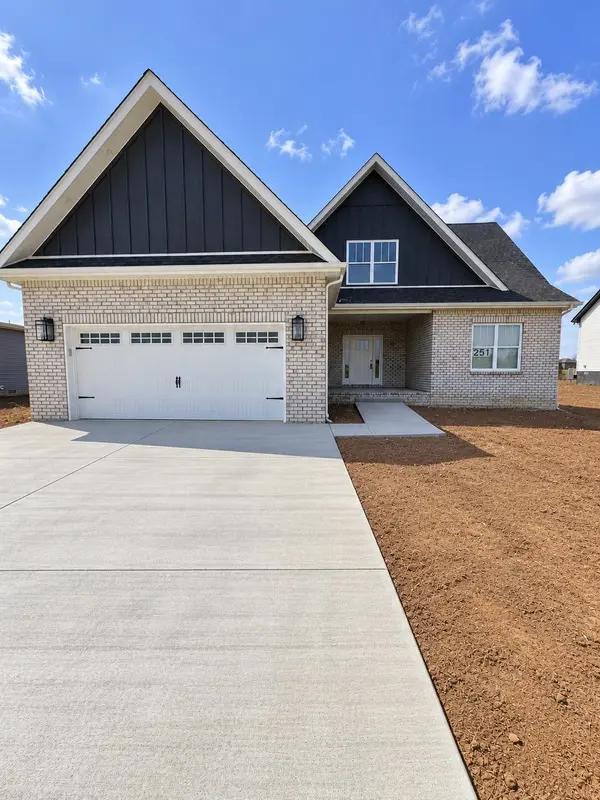 230 Low Plains Ln, Clarksville, TN 37043
