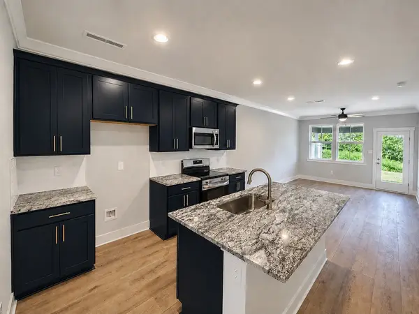 318 Panther Dr, Murfreesboro, TN 37127
