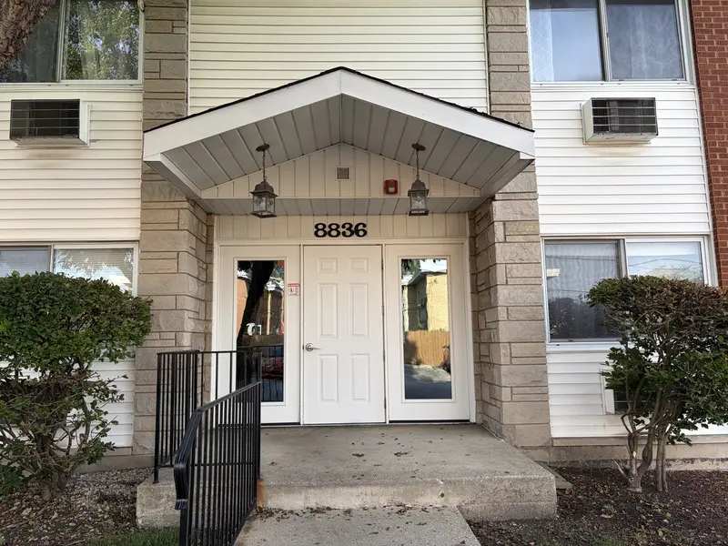 8836 N Western AVE #207G, Des Plaines, IL 60016