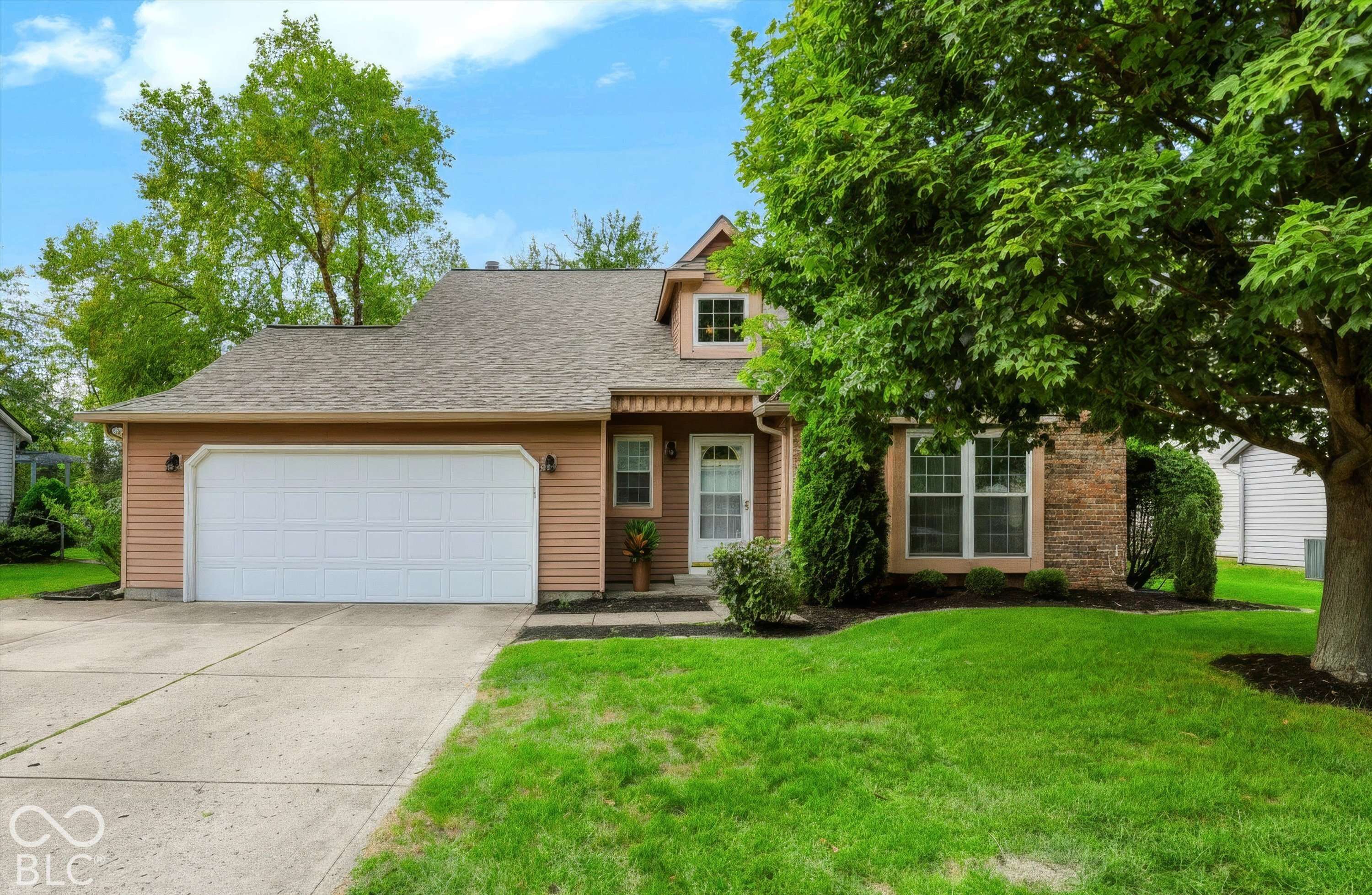 7564 Lippincott WAY, Indianapolis, IN 46268