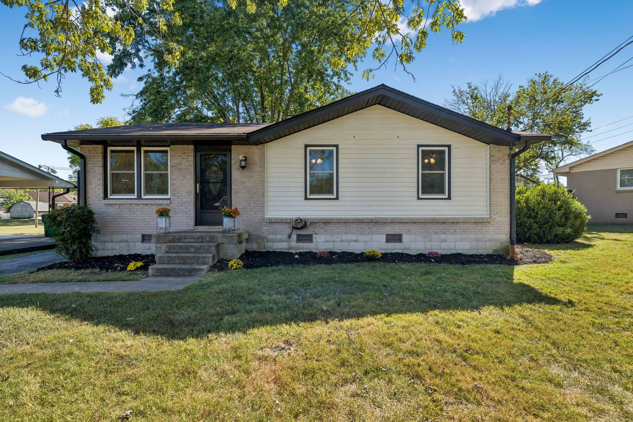 402 Lealand Ln, Lebanon, TN 37087