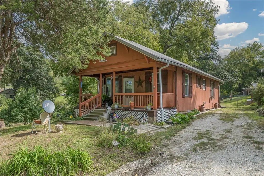 10801 SW Bluff RD, St Joseph, MO 64504