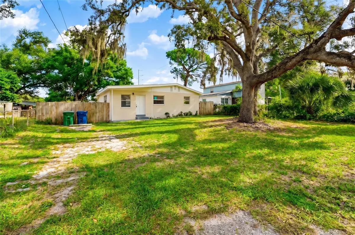 2438 N RAMONA CIR, Tampa, FL 33612