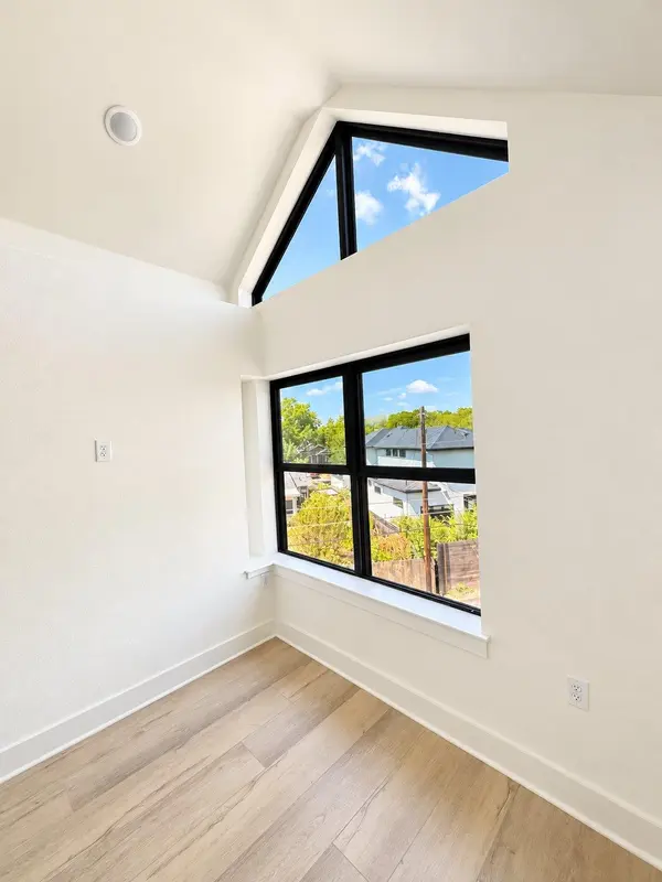 605 E 55th ST #4, Austin, TX 78751