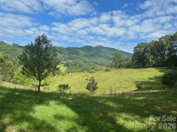 001 Shoal Pond CV, Burnsville, NC 28714