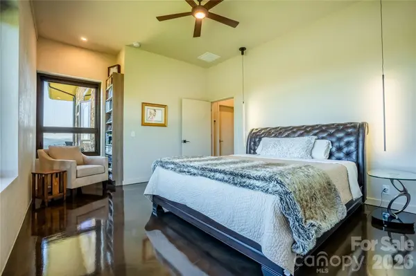 1045 & 1047 Graham RD, Marshall, NC 28753