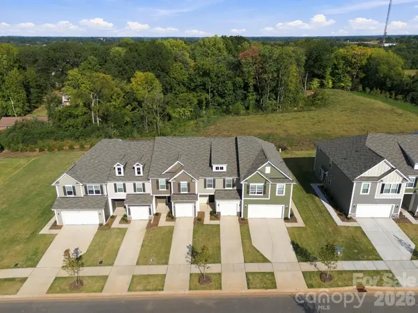 759 Kitfox DR NW, Concord, NC 28027