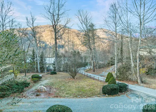 180 Hemlock LOOP, Maggie Valley, NC 28751