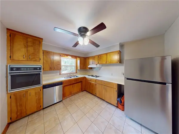 1118 S Clay ST, Nevada, MO 64772