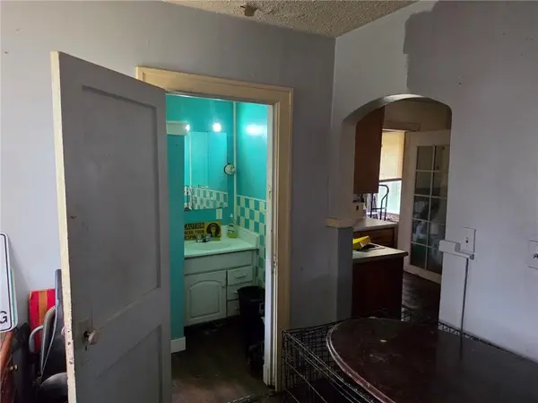 515 Donnelly AVE, Kansas City, MO 64125