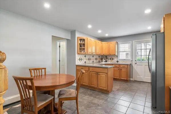 44 Garfield PL, East Northport, NY 11731