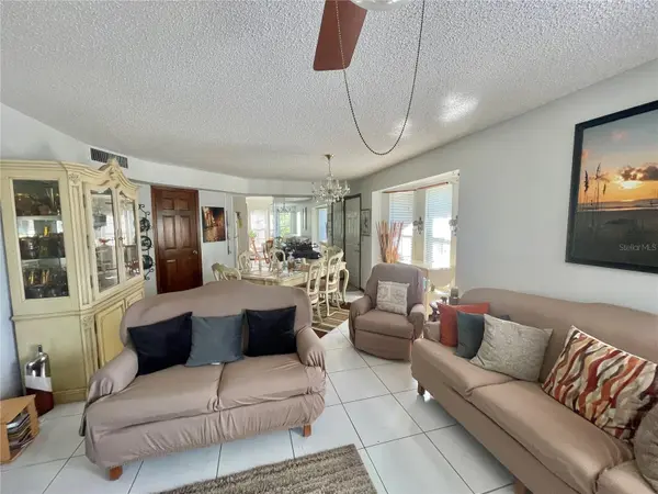 2367 COACH HOUSE BLVD #1302, Orlando, FL 32812