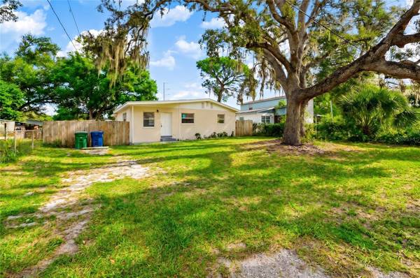 2438 N RAMONA CIR, Tampa, FL 33612