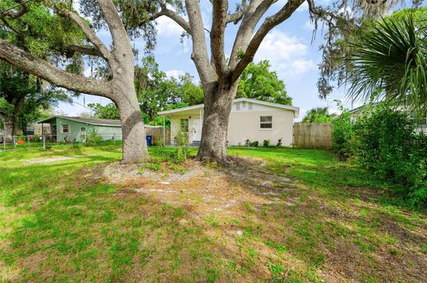 2438 N RAMONA CIR, Tampa, FL 33612