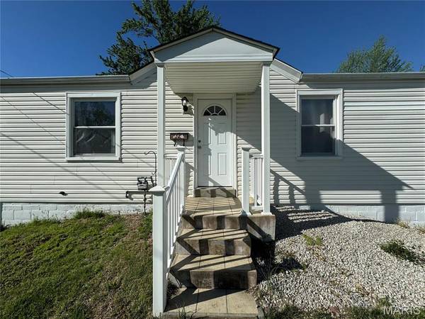 10421 Niblic DR, St Louis, MO 63114