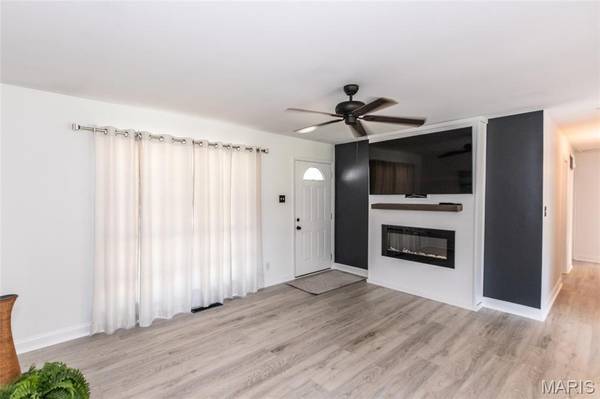 704 Vanderville DR, Fenton, MO 63026