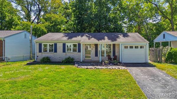 11974 Brookmont DR, Maryland Heights, MO 63043
