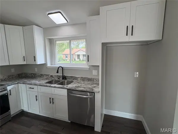 101 S Willow Grove CT, St Peters, MO 63376