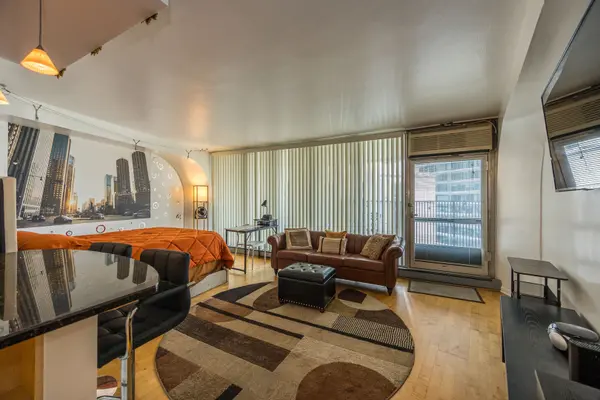 300 N STATE ST #2204, Chicago, IL 60654