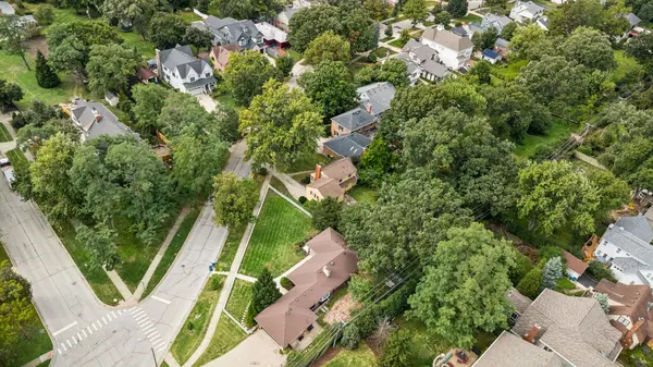 4633 Oakwood AVE, Downers Grove, IL 60515