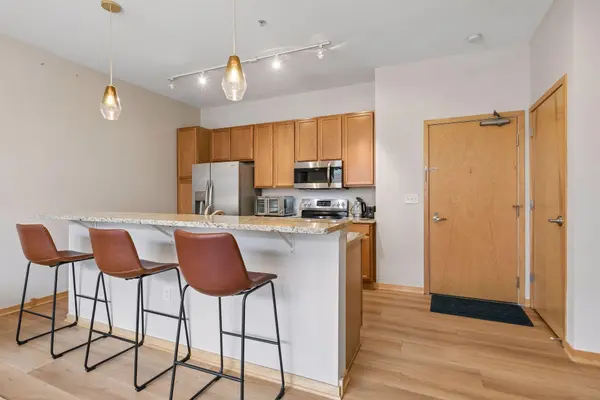 4525 Park Commons DR #202, Saint Louis Park, MN 55416