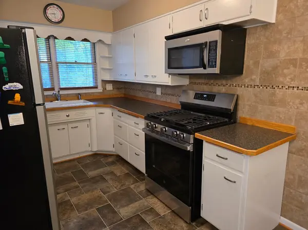 820 6th ST, Windom, MN 56101