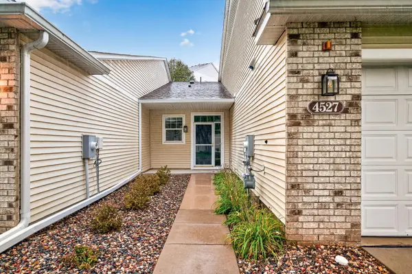 4527 Bloomberg LN, Inver Grove Heights, MN 55076