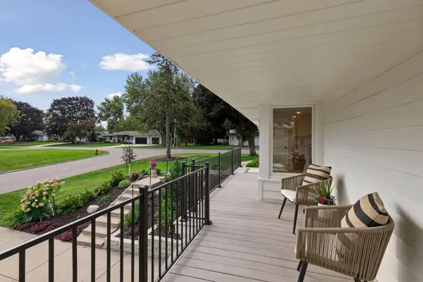 5724 Code AVE, Edina, MN 55436