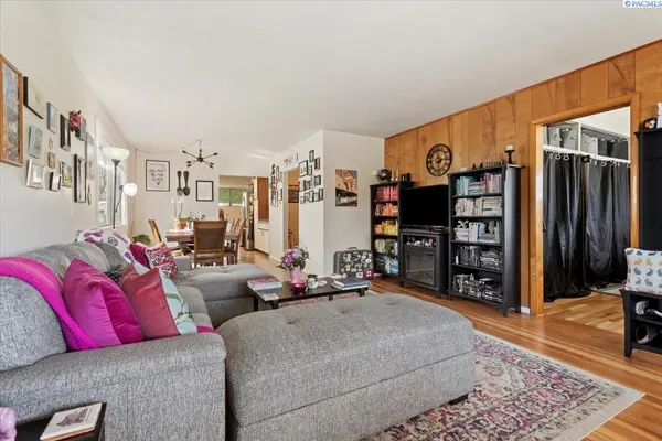 819 Main, Prosser, WA 99350