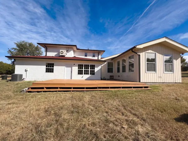 557 Peach Valley Rd, Gallatin, TN 37066