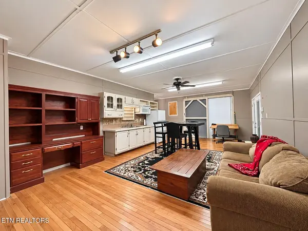 340 Cleggan Drive, Crossville, TN 38572