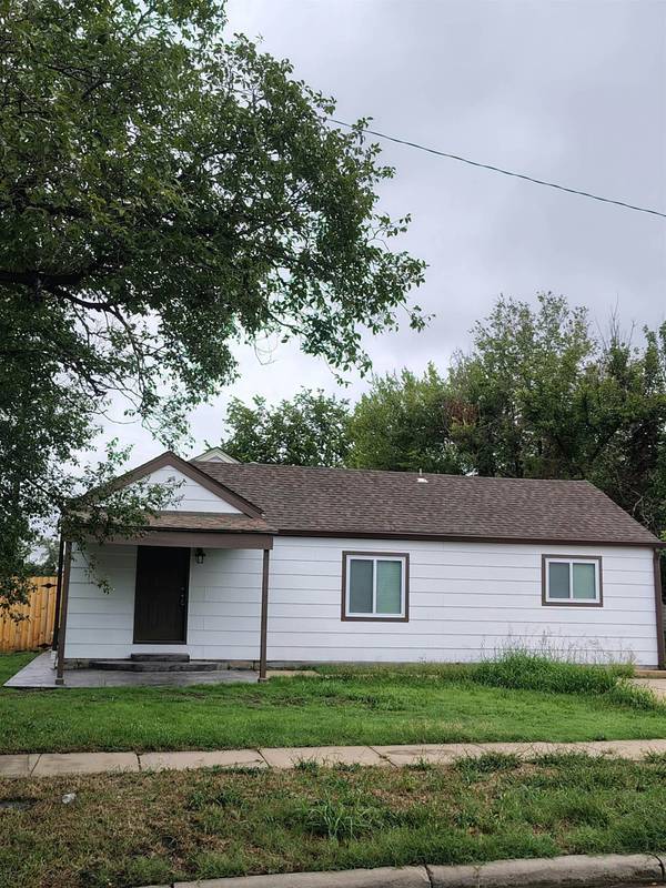 2302 E Mossman Ave, Wichita, KS 67214