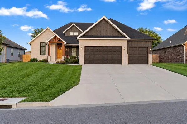 3214 N Marlin DR, Ozark, MO 65721