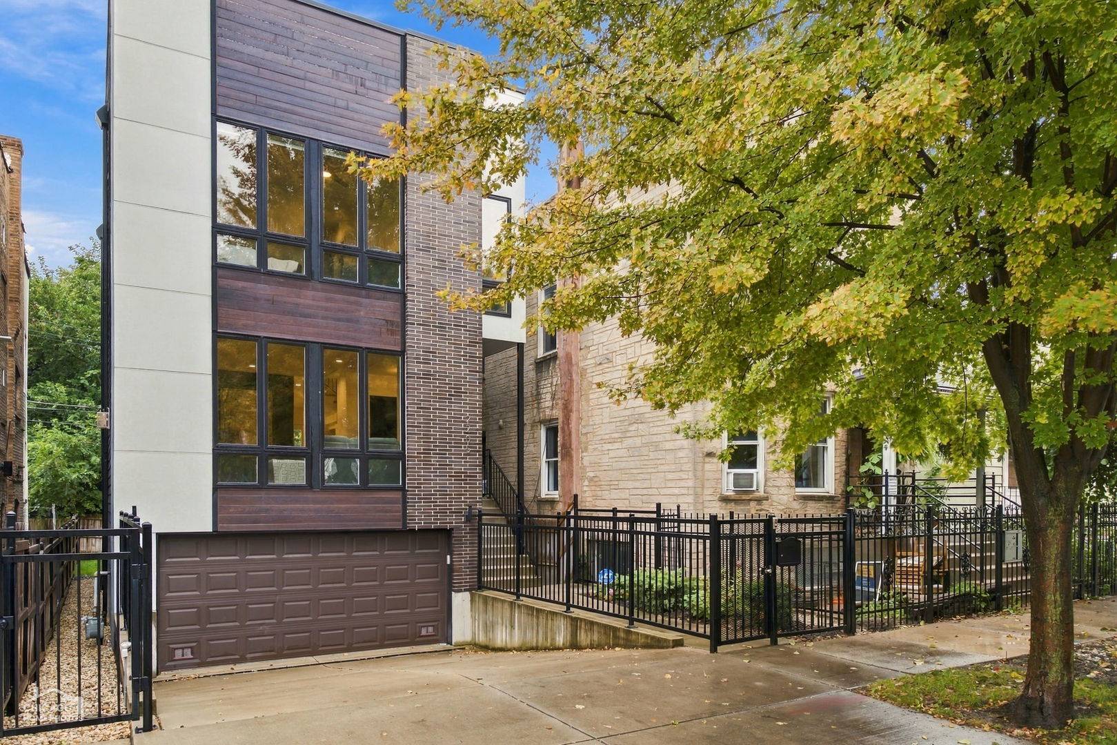 2205 N Talman AVE, Chicago, IL 60647