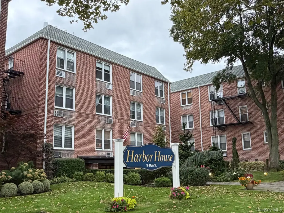 16 Main ST #J-2, East Rockaway, NY 11518
