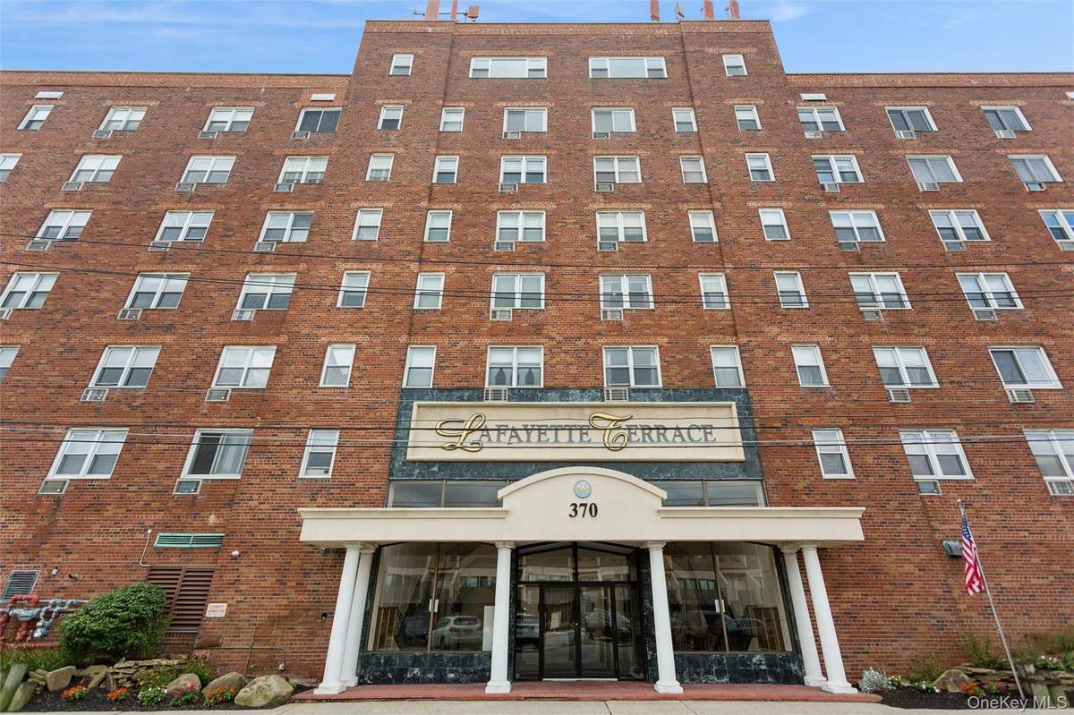 370 W Broadway #2A, Long Beach, NY 11561