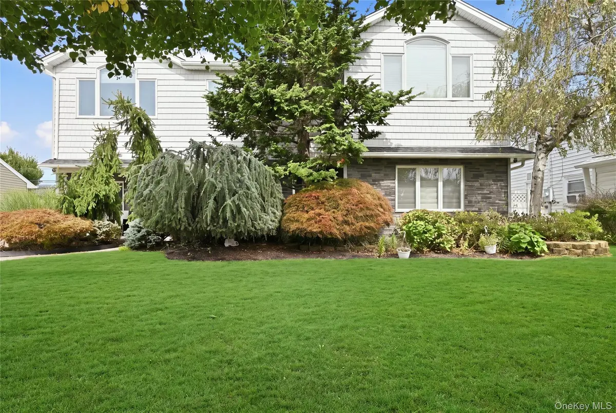 2555 Arleigh RD, East Meadow, NY 11554
