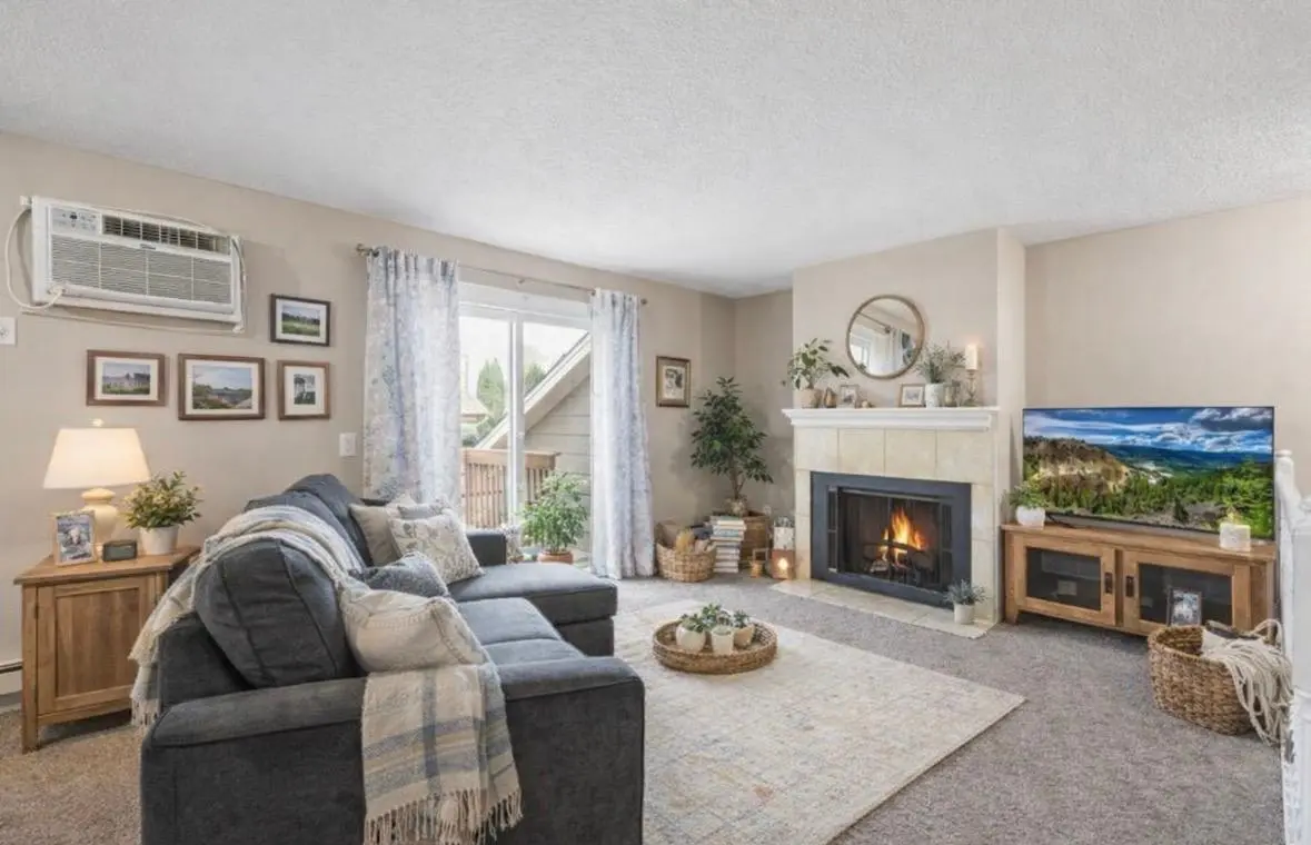 3 Somerset DR, Waconia, MN 55387