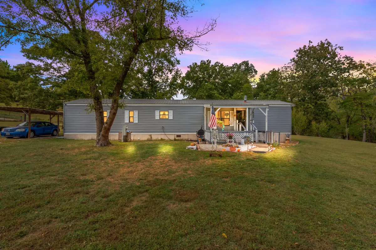 2015 Aspen RD, Highlandville, MO 65669