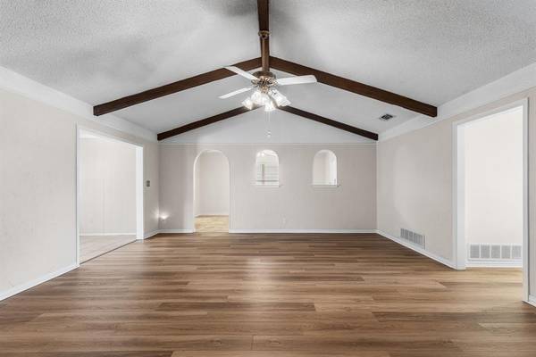 1725 Meadowcliff Drive, Wichita Falls, TX 76302