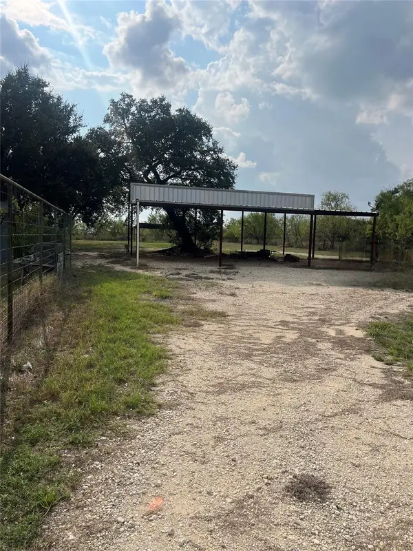 1302 McLean ST, Lampasas, TX 76550