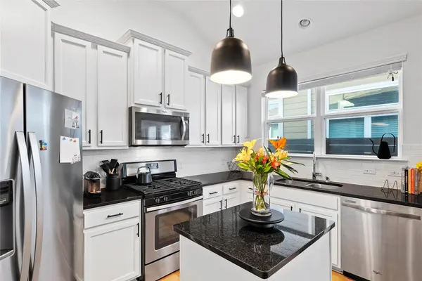 1412 Casa DR, Austin, TX 78745