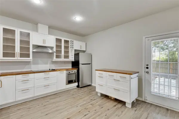 521 New Country RD, Kyle, TX 78640